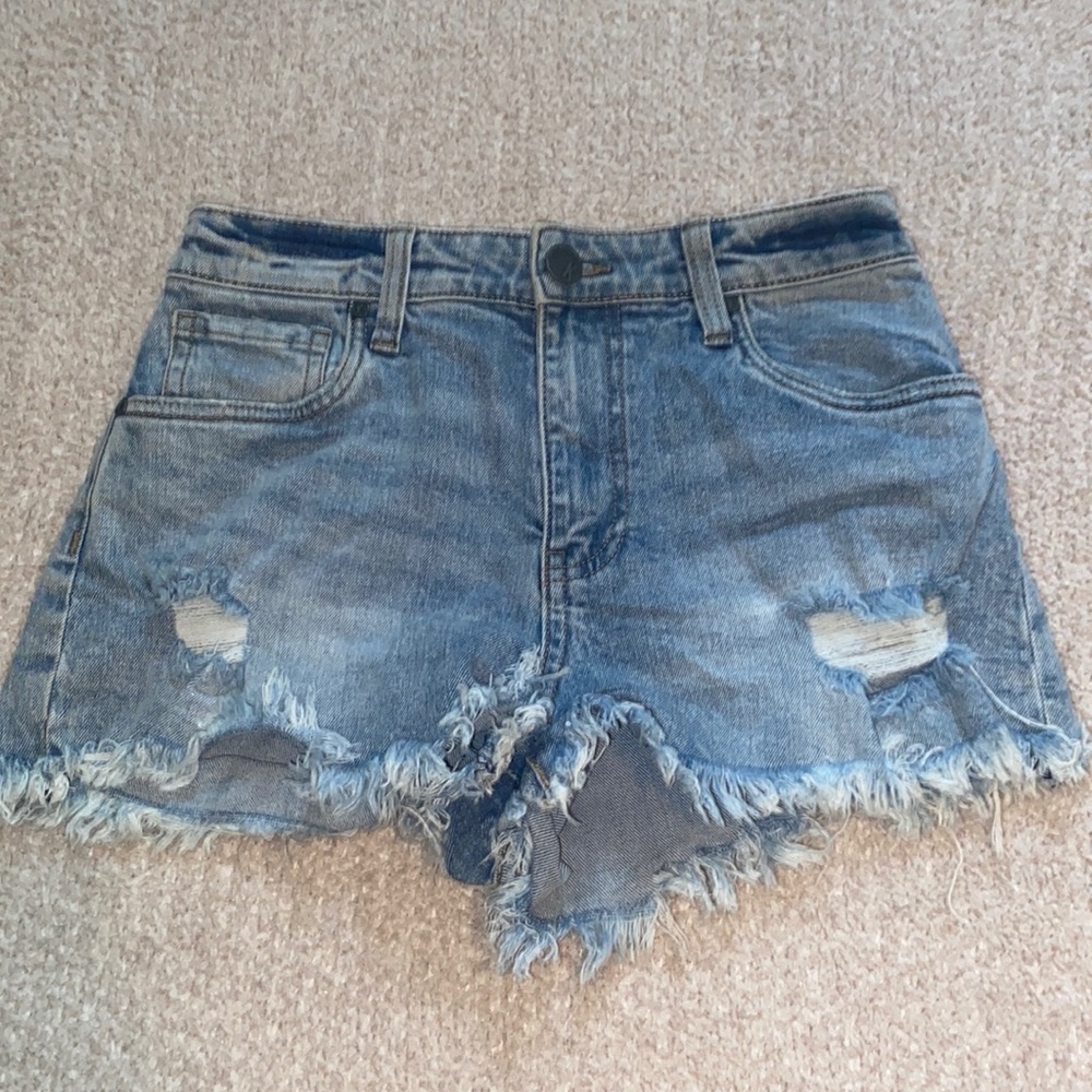 NWOT. KUT. size 00. denim shorts
